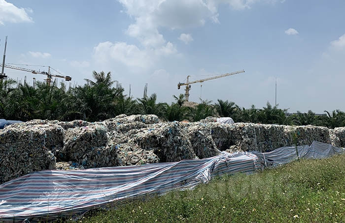 ​Chuyển 5.000 tấn nilon từ bãi Soi Nam về thị trấn Nam Sách